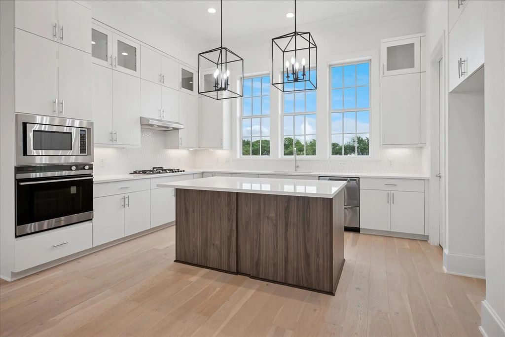 5029 Magnolia Circle, Addison