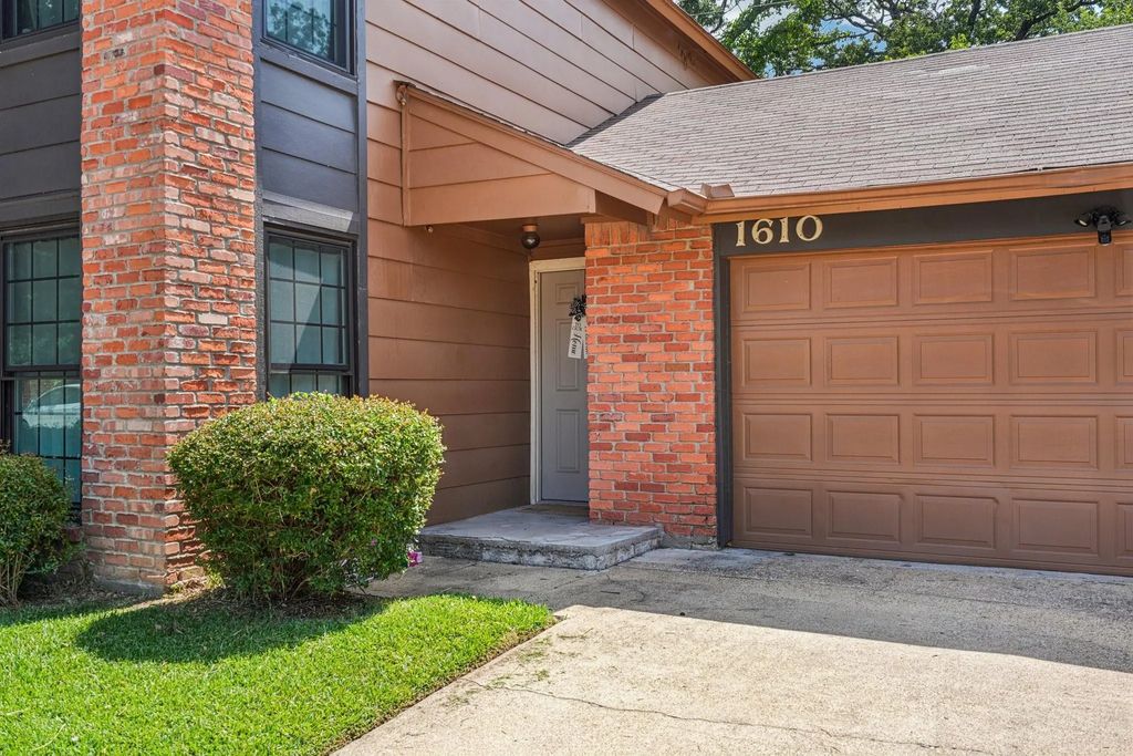 1610 Brentwood Drive, Irving