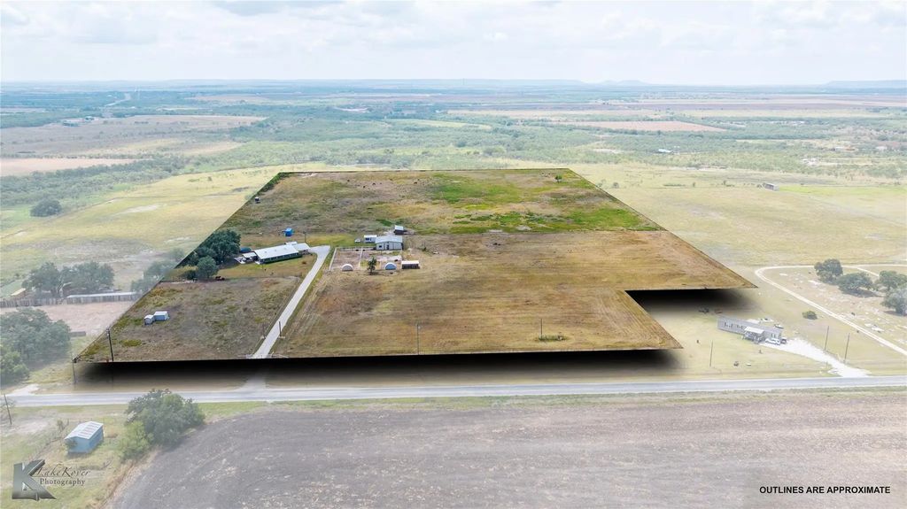 1673 Fm 614, Ovalo