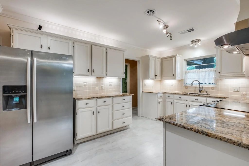 6606 E Mockingbird Lane, Dallas