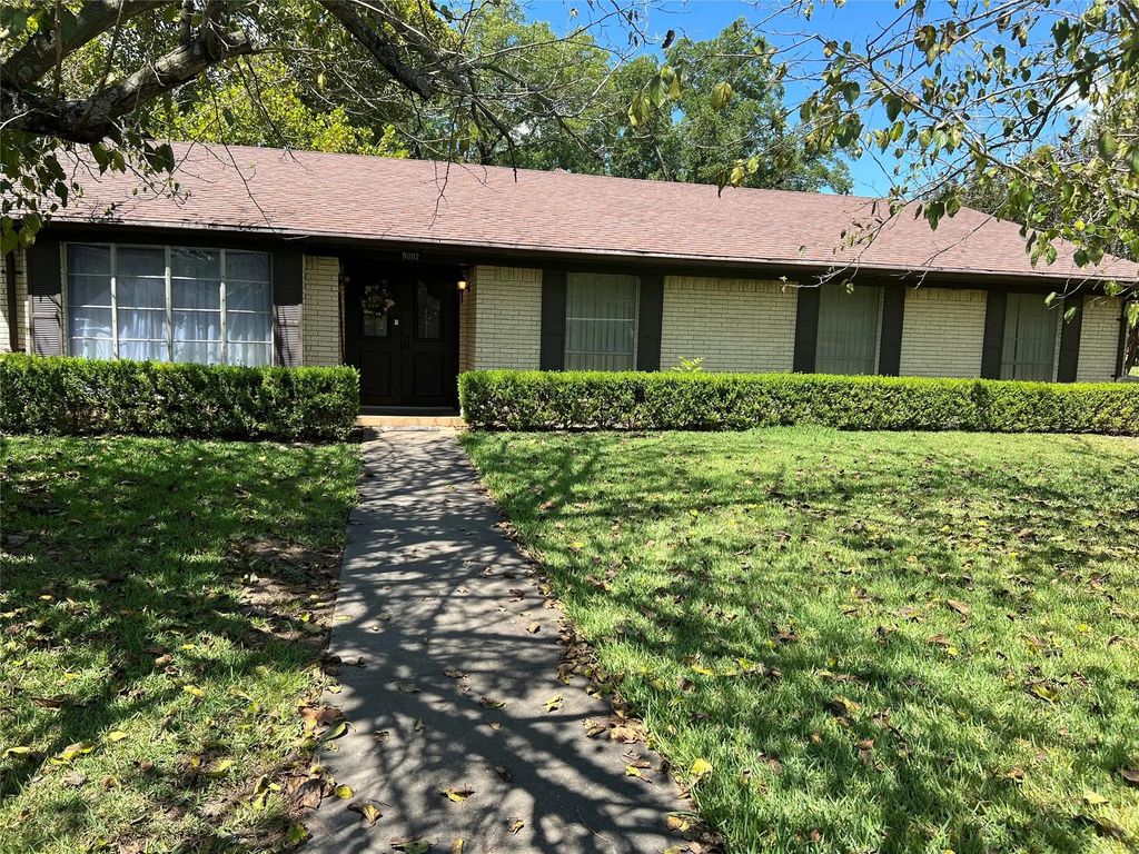 3002 Arapaho Road, Commerce