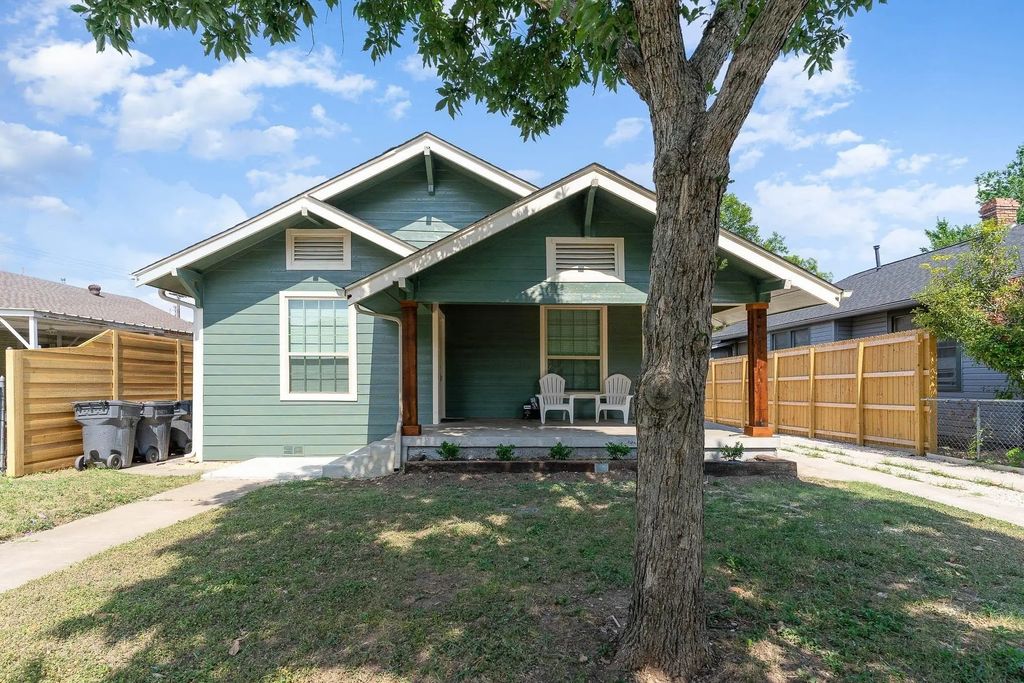1030 N Bishop Avenue Unit B, Dallas
