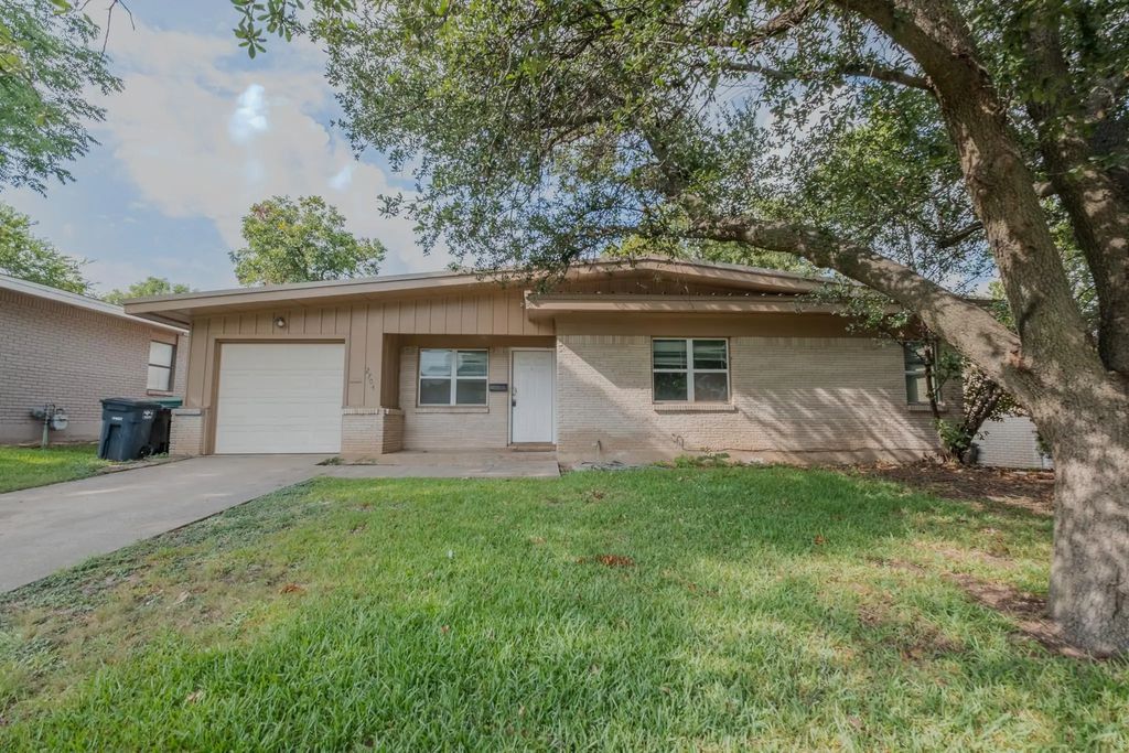 2704 Cordone Street, Fort Worth