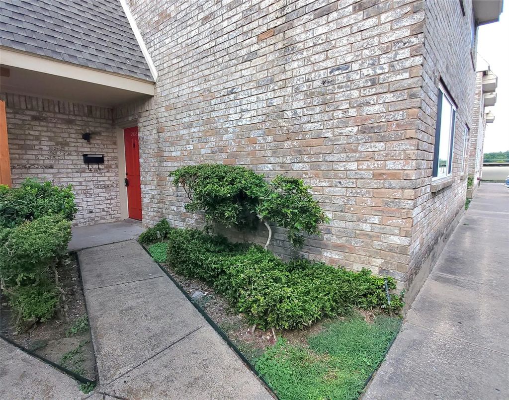 208 Village North Drive, Richardson