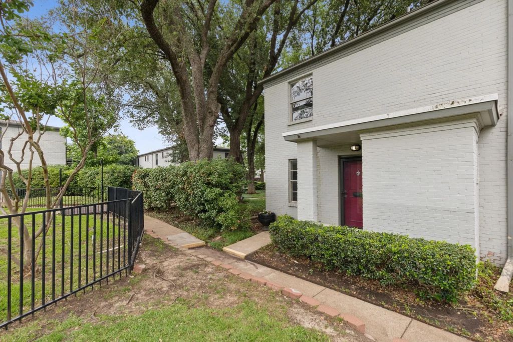 5033 N Hall Street, Dallas