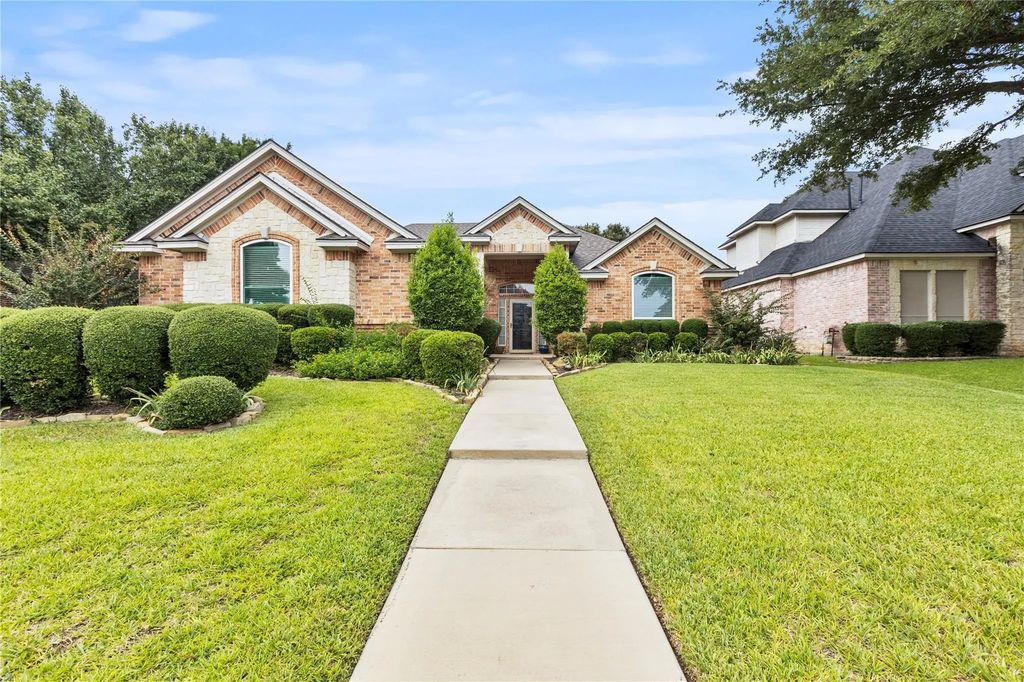 3516 Palo Duro Court, Hurst