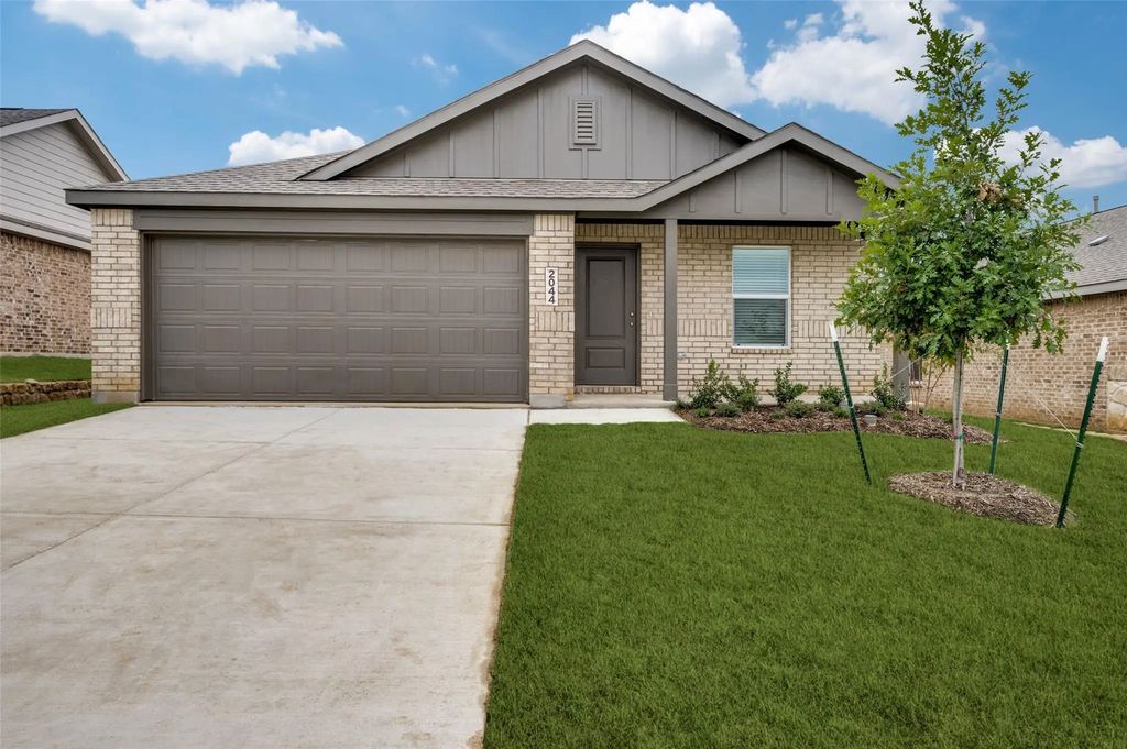 2044 Welsh Lane, Aubrey