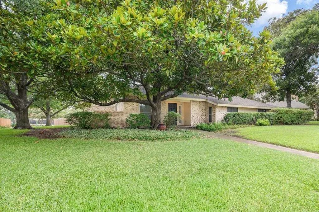 2525 Parkhaven Drive, Plano