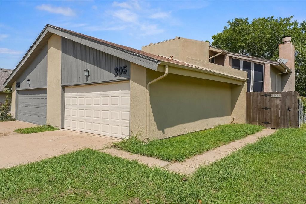 205 W Rochelle Road, Irving