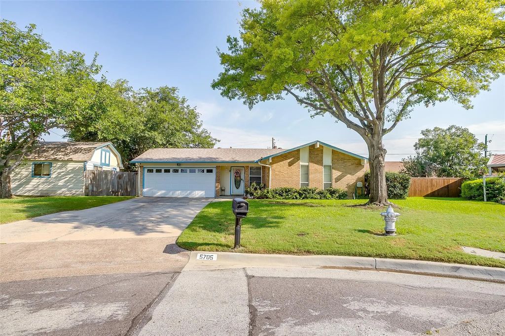 5705 Travis Court, Watauga