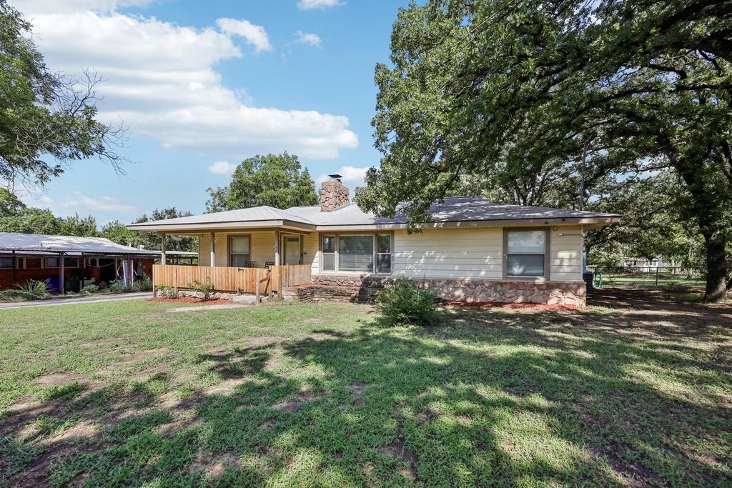 513 William Road, Azle