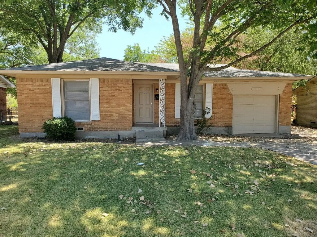 1604 Crestridge Drive, Mesquite