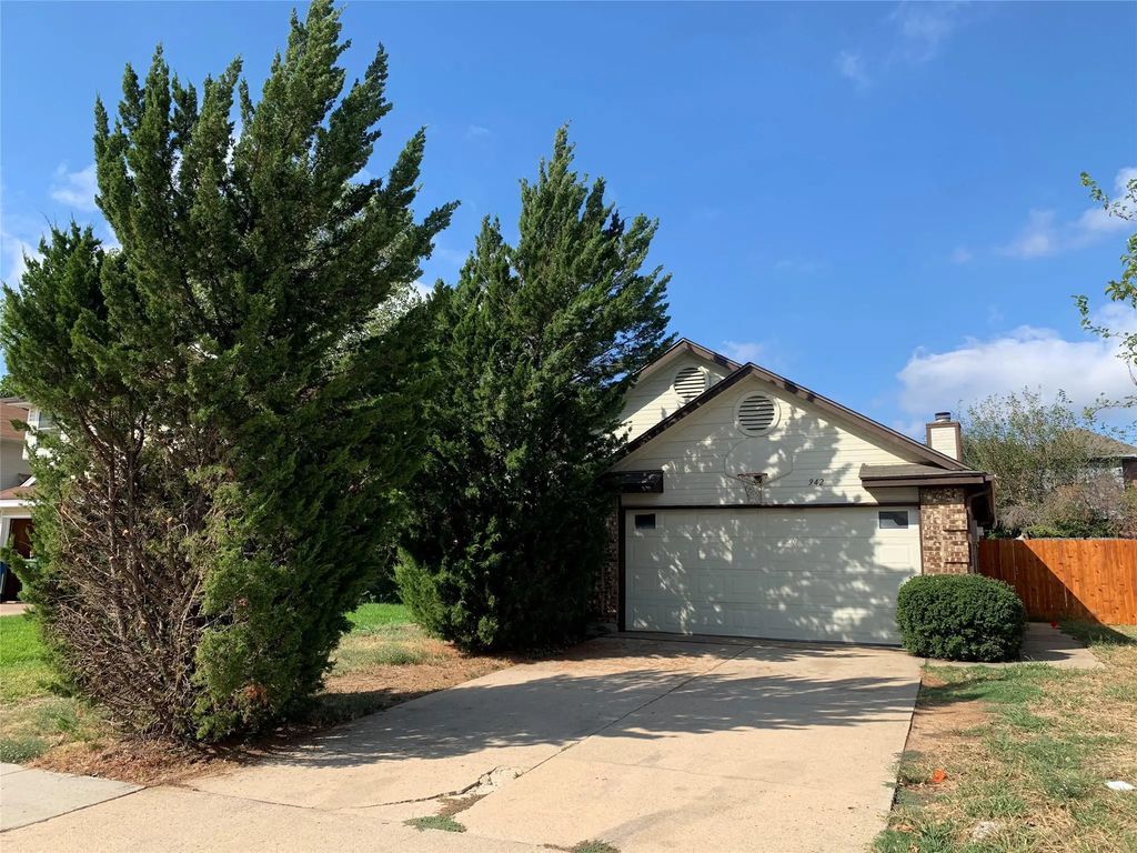 942 Boxwood Drive, Lewisville