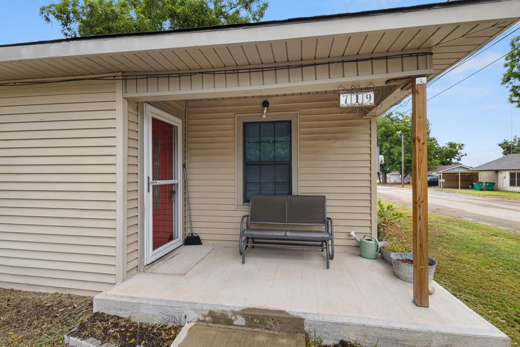 719 Small Street, Bowie