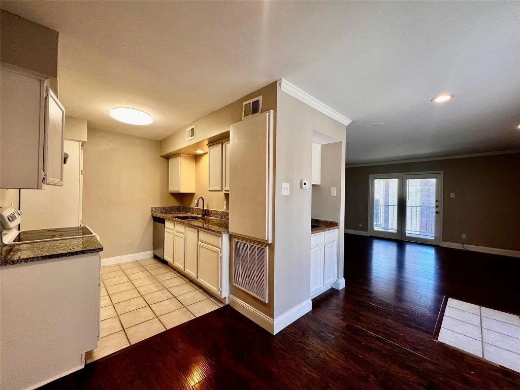5710 Marvin Loving Drive 209, Garland