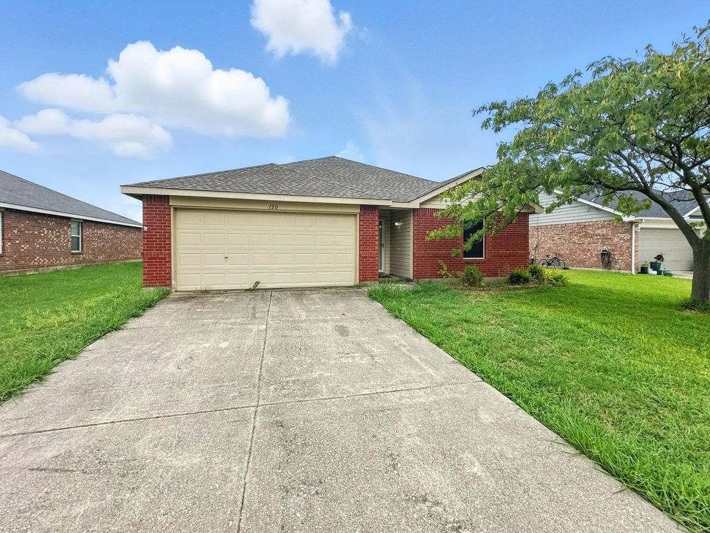 120 Maned Drive, Sanger