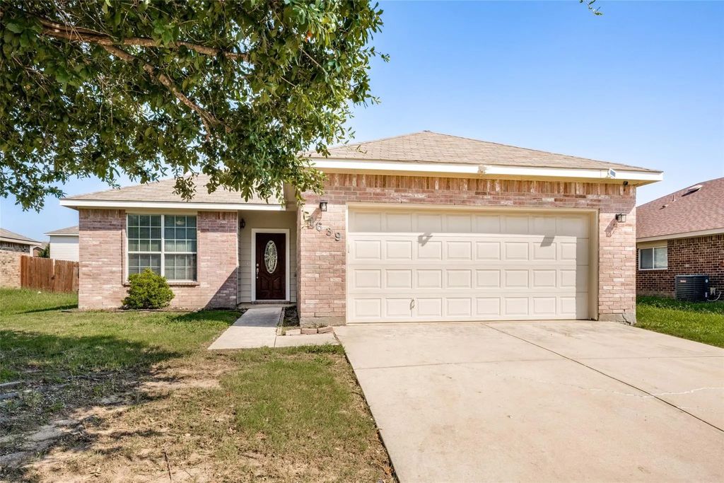 1639 Dream Catcher Way, Krum