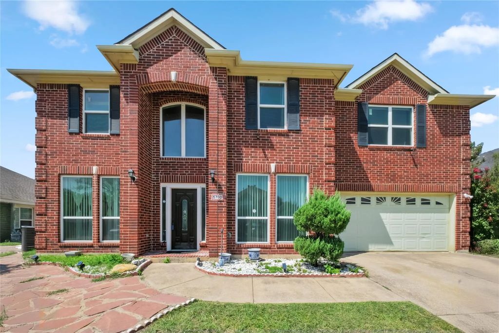 5780 Fawn Court, Haltom City
