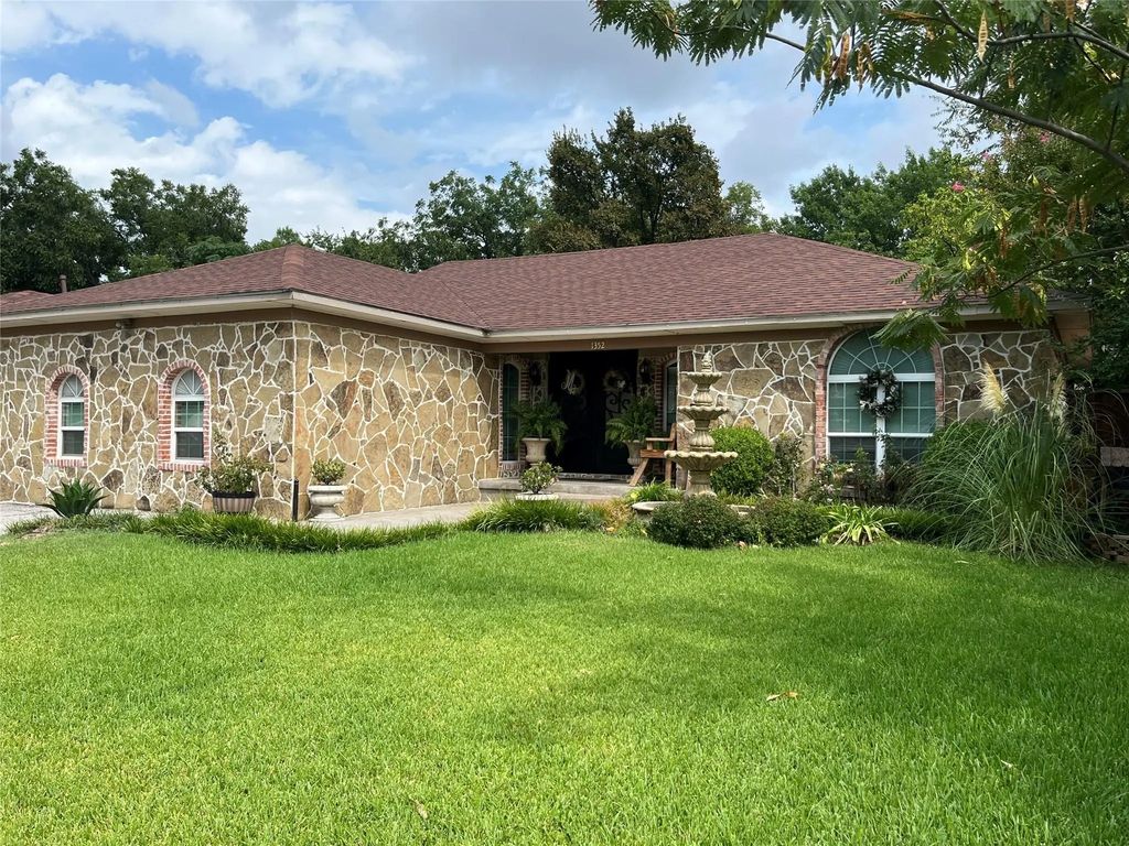 1352 Gillette Street, Dallas