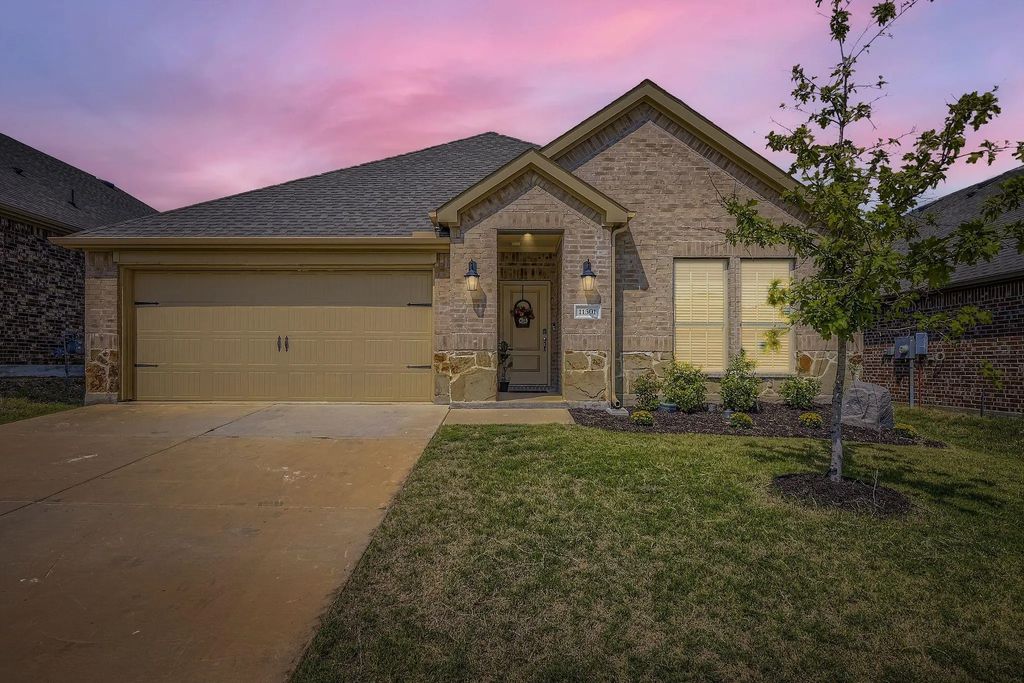 11301 Summer Rain Boulevard, Aubrey