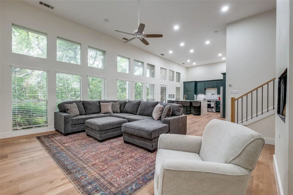 9123 Chapel Valley Road, Dallas
