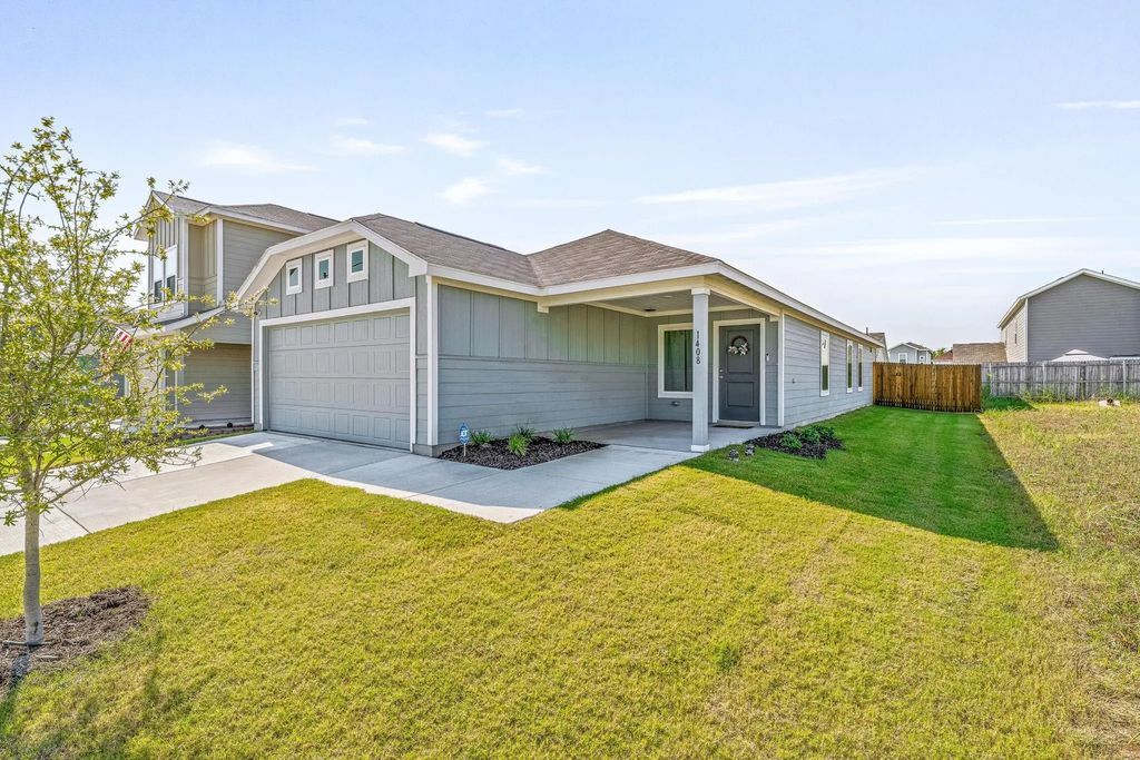 1408 Silver Spruce Lane, Fort Worth