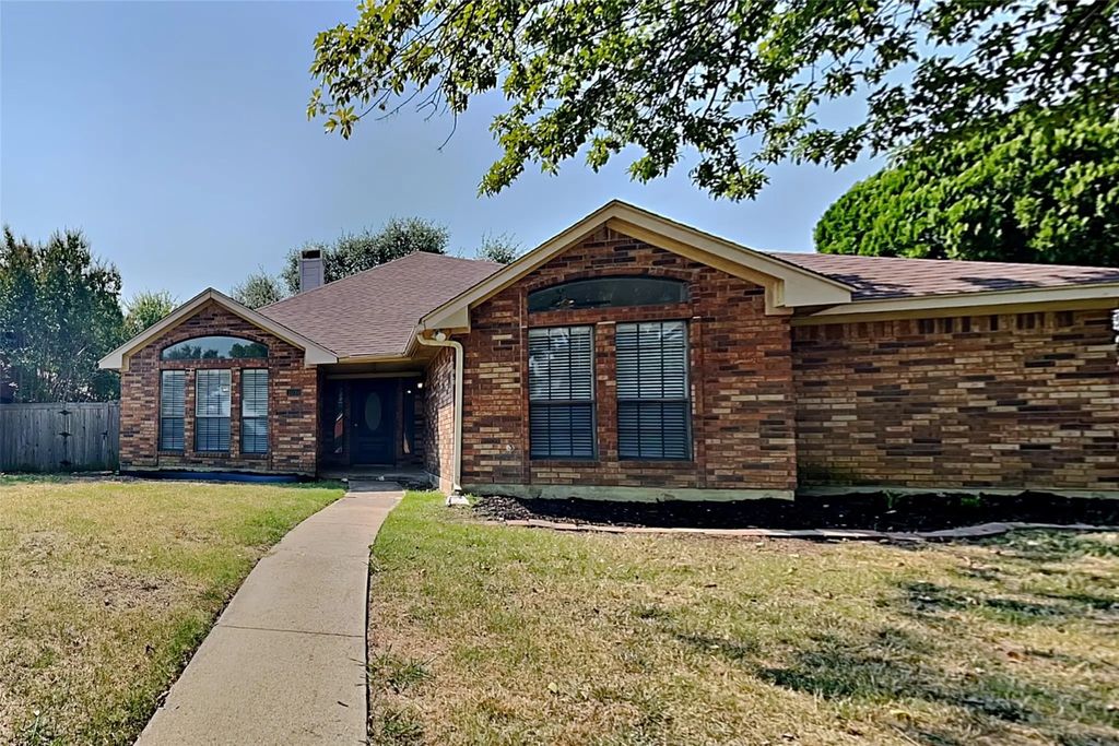 1030 Monarch Drive, Lewisville