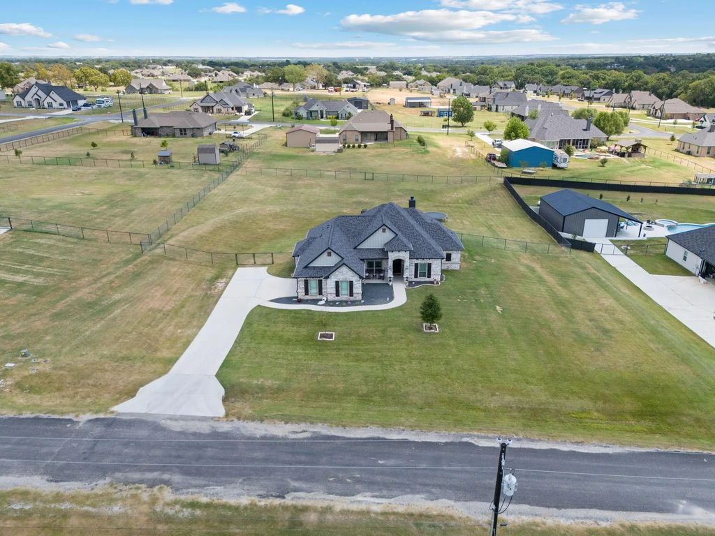 217 Grace Lane, Azle