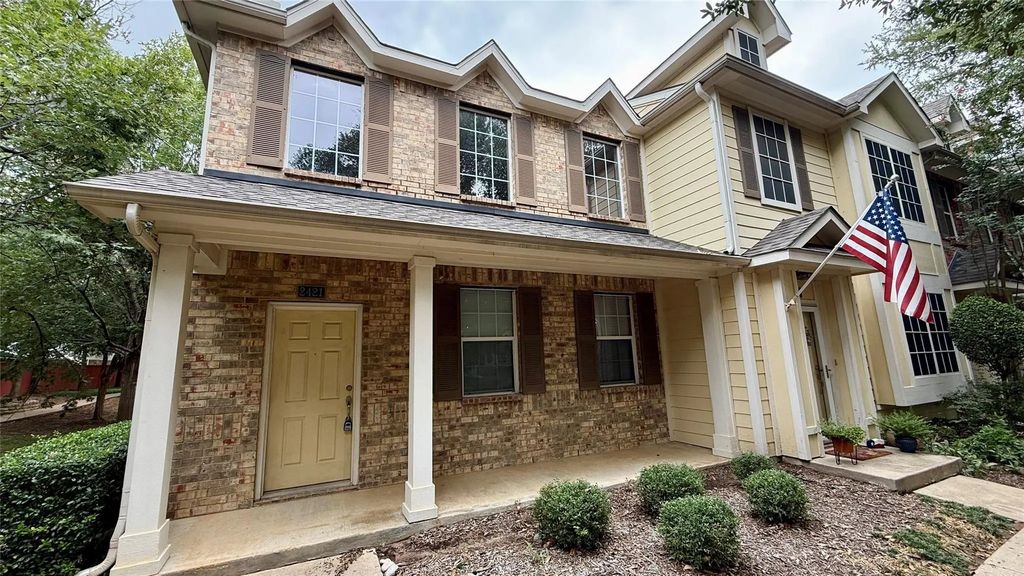 2421 Durango Ridge Drive, Bedford