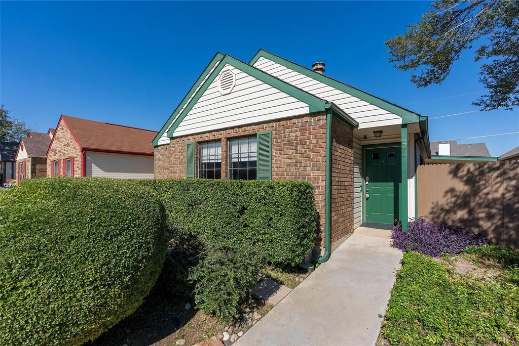 243 Teakwood Lane, Lewisville