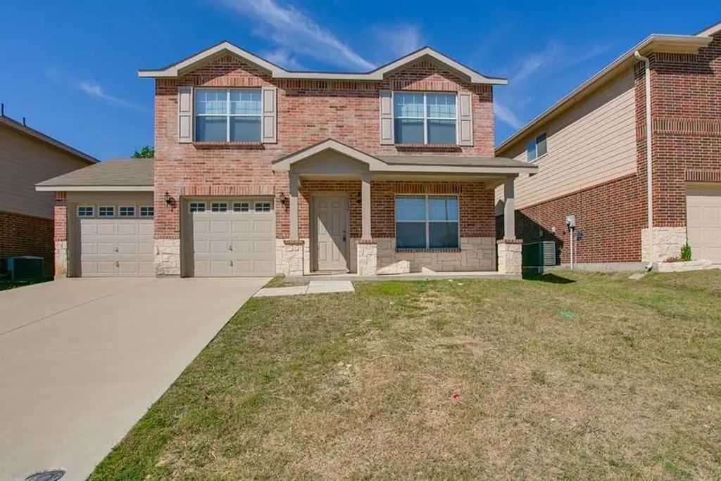 552 Crystal Springs Drive, Fort Worth