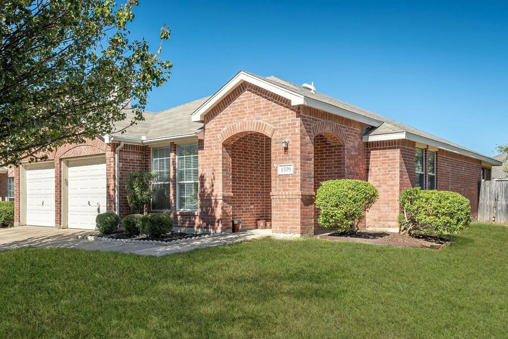 1329 Missouri Street, Celina