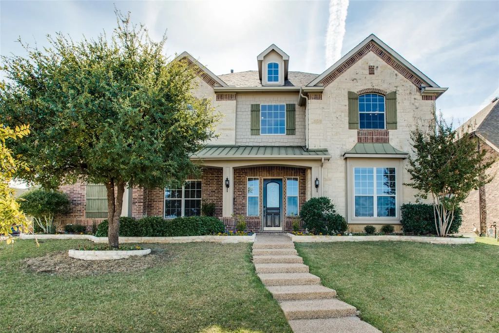1108 N Queen Guinevere Drive, Lewisville