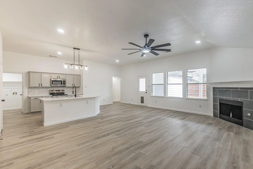 1505 Kittyhawk Drive, Little Elm