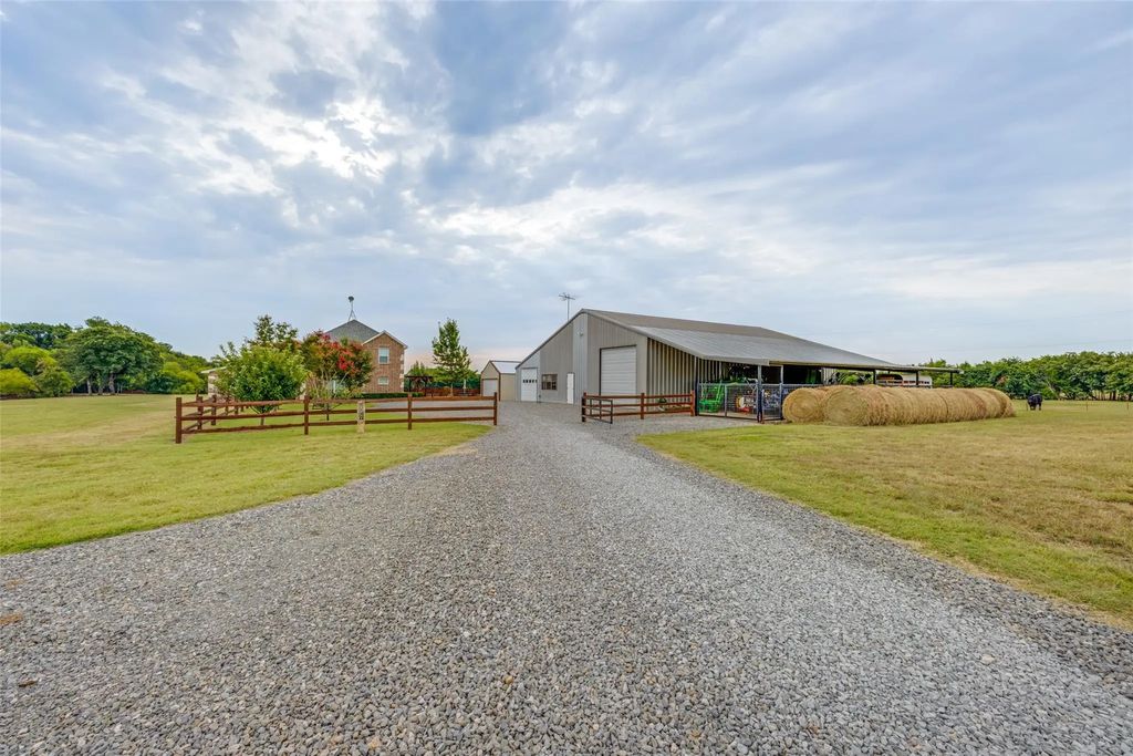 1400 Sears (3) Road, Bells