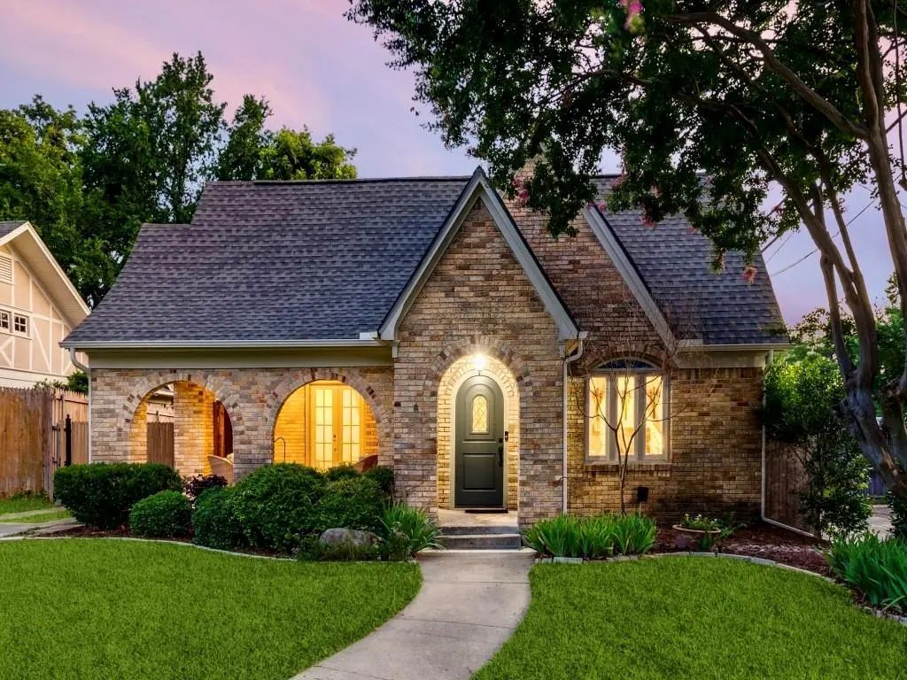 729 Ridgeway Street, Dallas