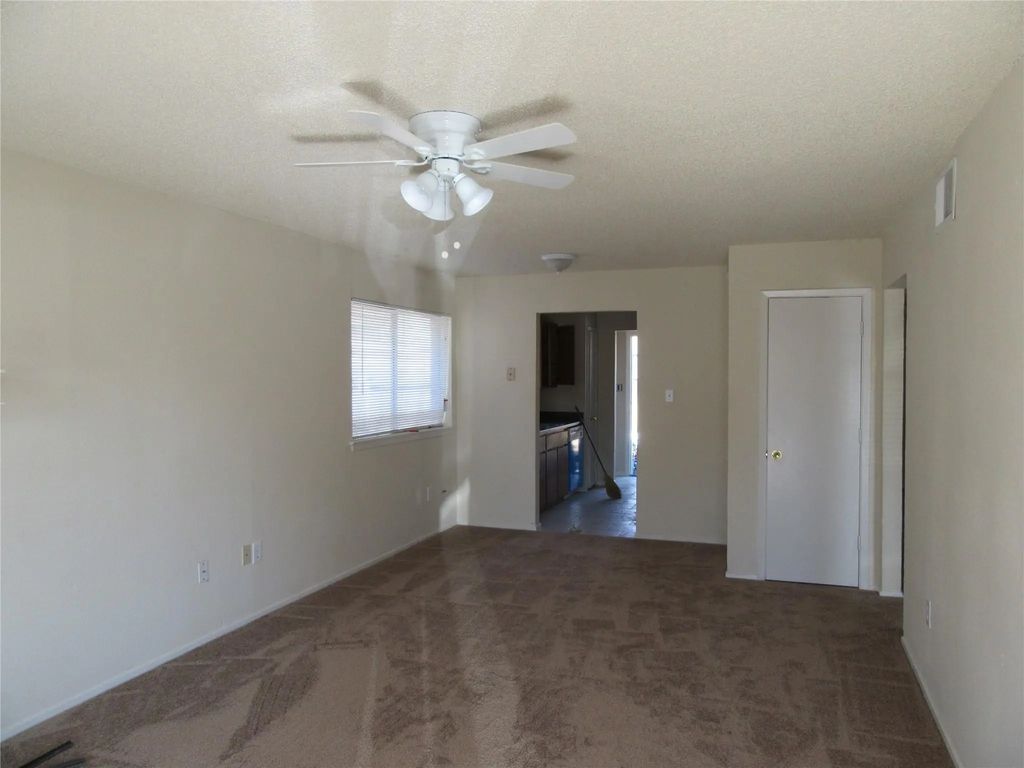 1617 Windsong Lane, Irving