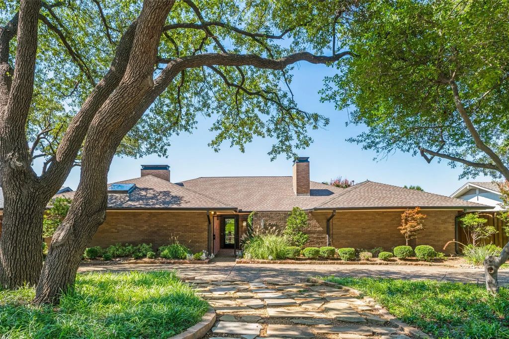 10661 Pagewood Drive, Dallas