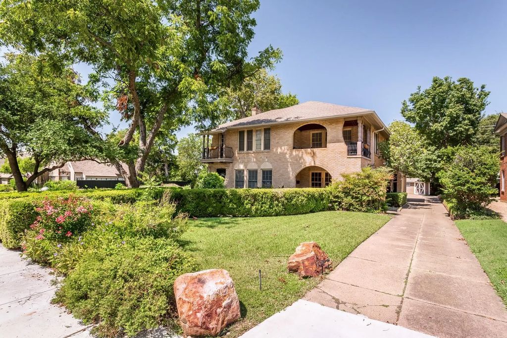6237 Richmond Avenue, Dallas