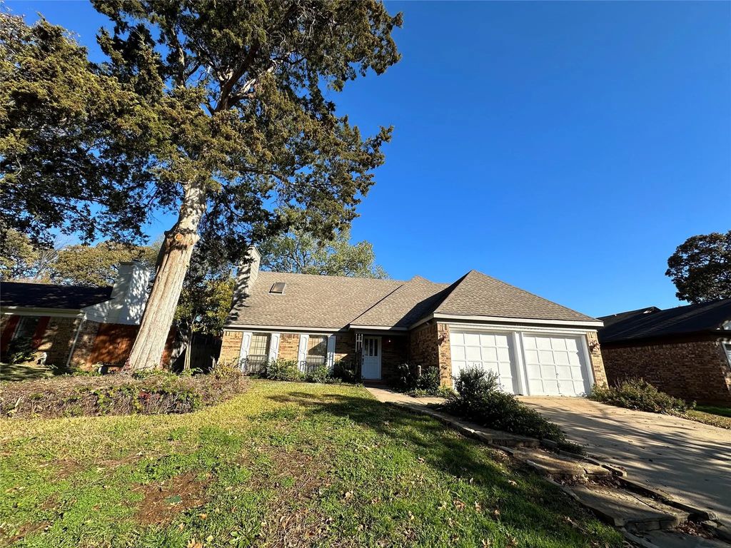 307 Harrington Lane, Euless