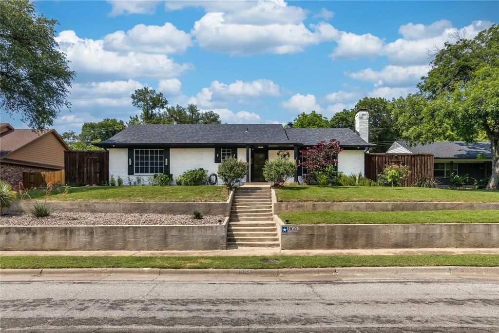 1635 W Pentagon Parkway, Dallas