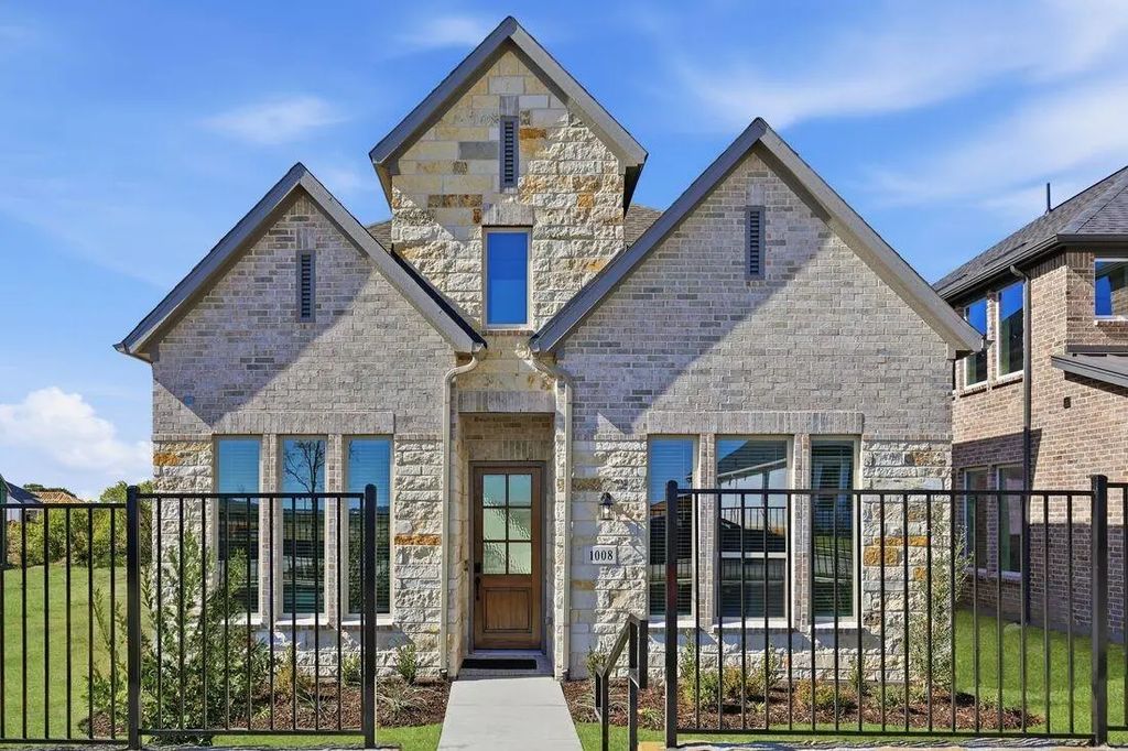 1008 Rainshower Way, Celina