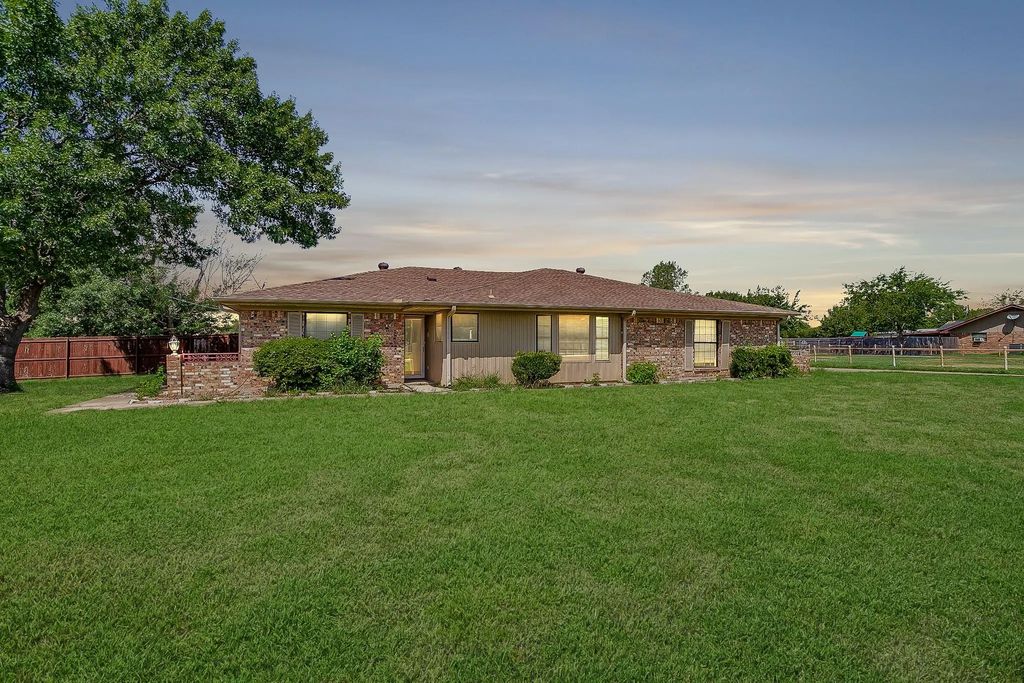 11477 Ridgeview Circle, Fort Worth