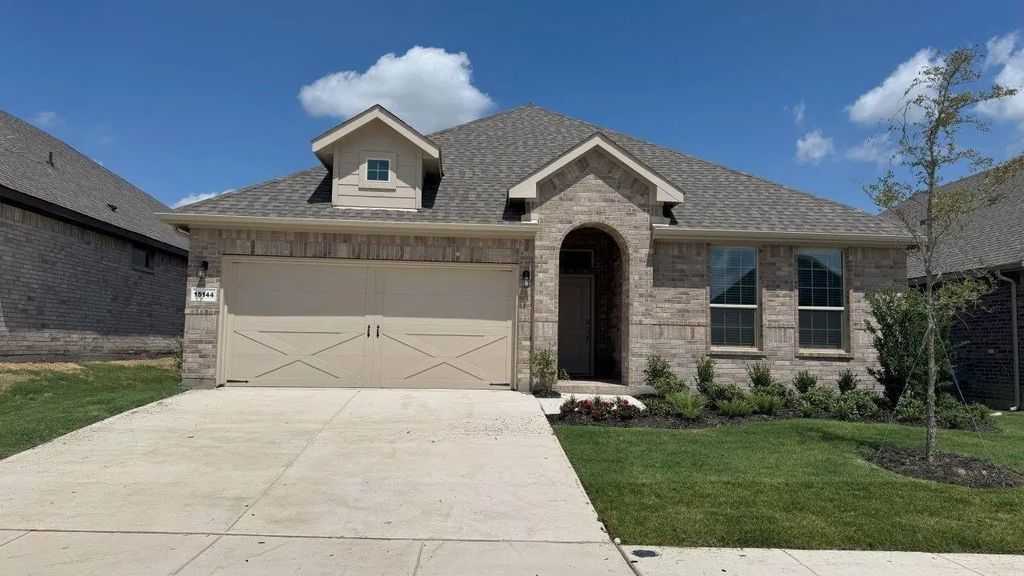 15144 Green Bluff Drive, Fort Worth