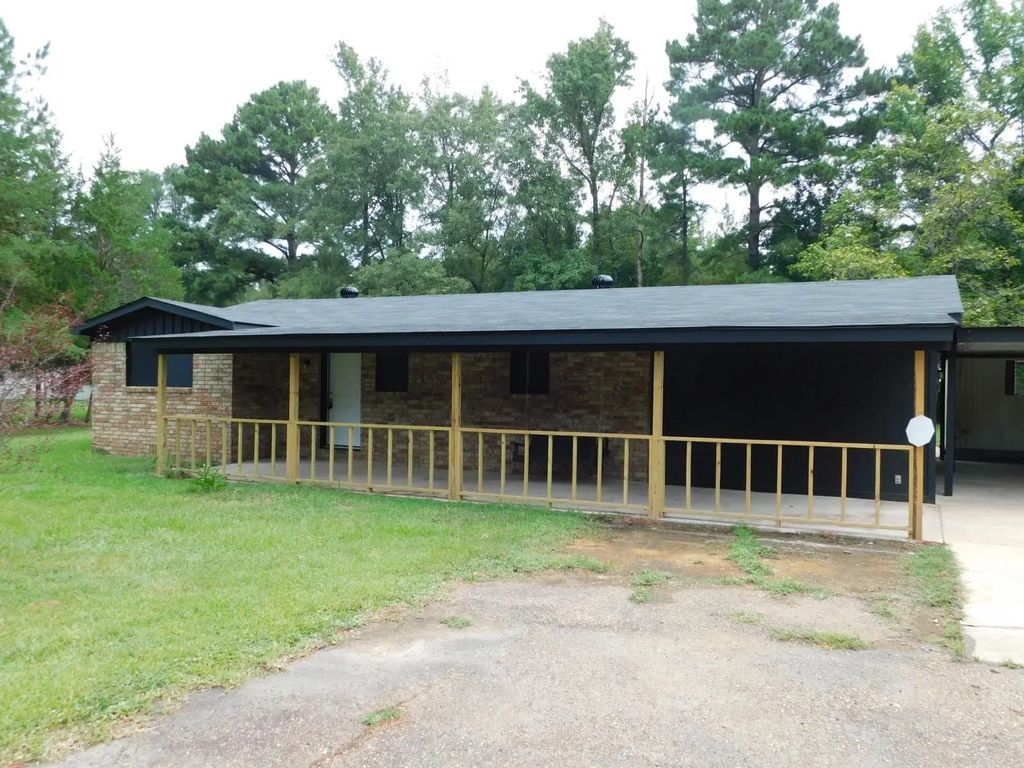 777 802 Highway, Sarepta
