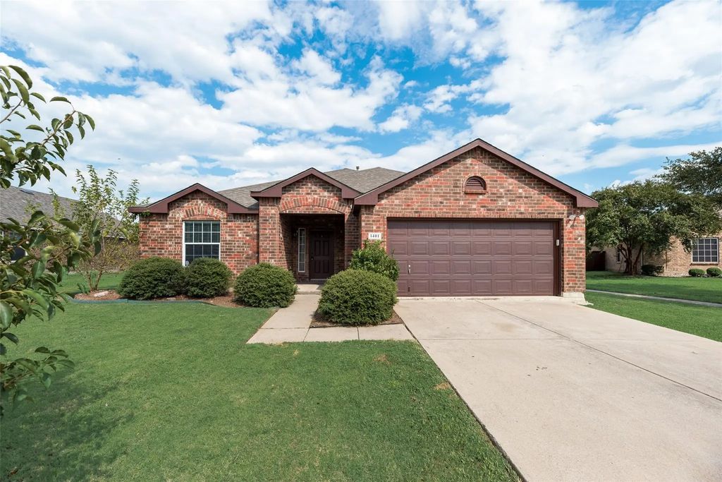 1401 Spinnaker Way, Wylie