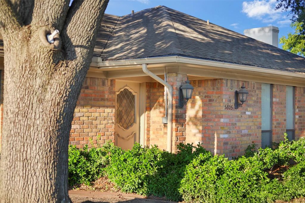 5805 Meaders Lane, Dallas