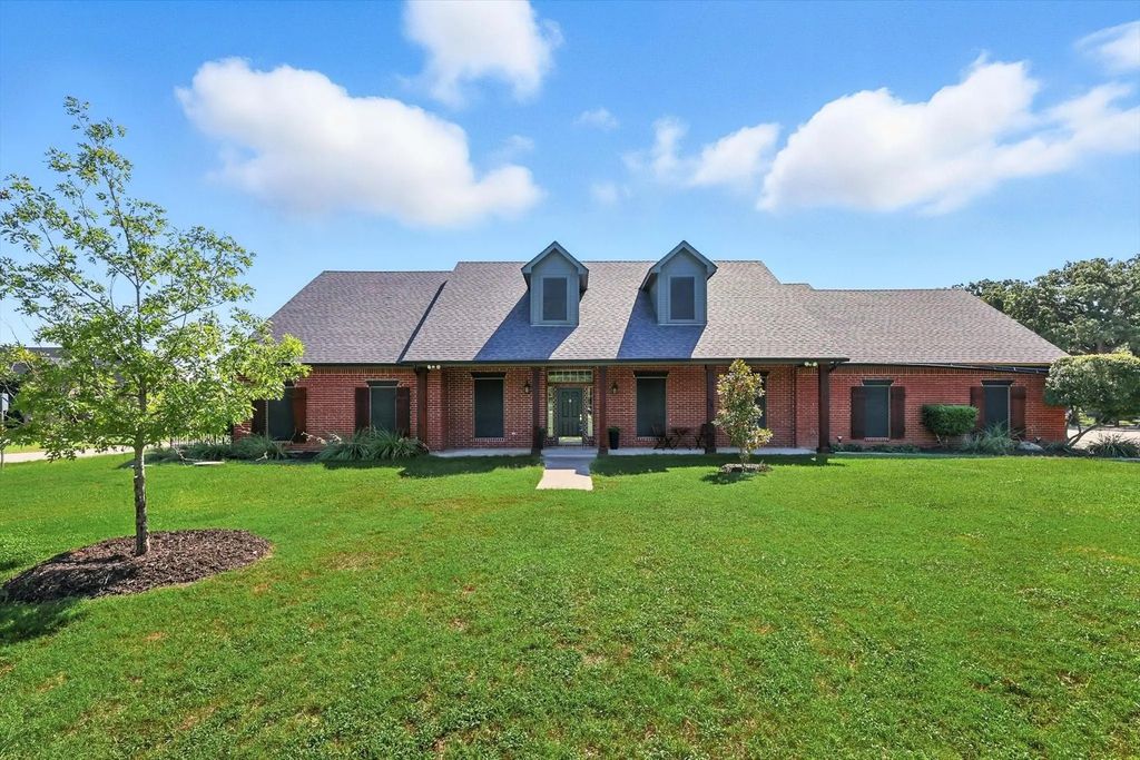 101 Corral Drive, Fort Worth