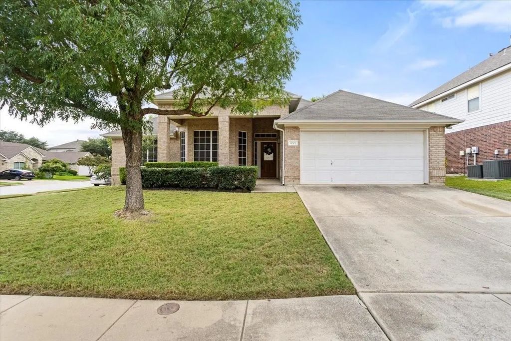 9001 Morning Meadow Drive, Fort Worth