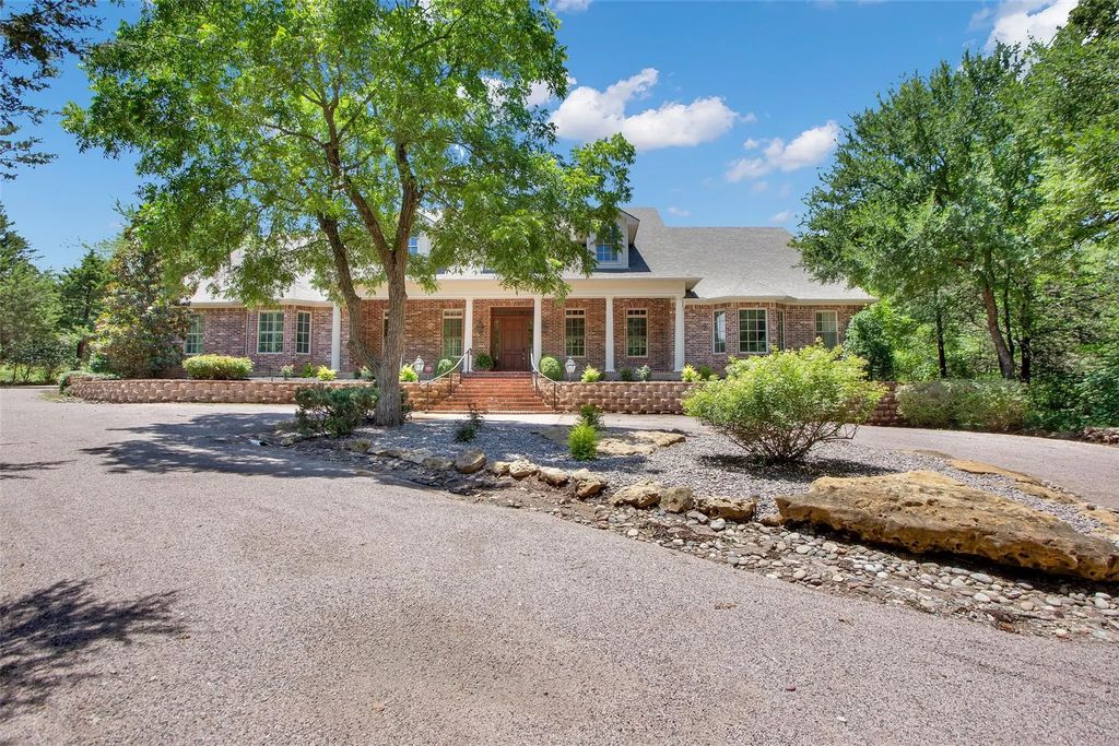 48 Summit Oaks Circle, Denison